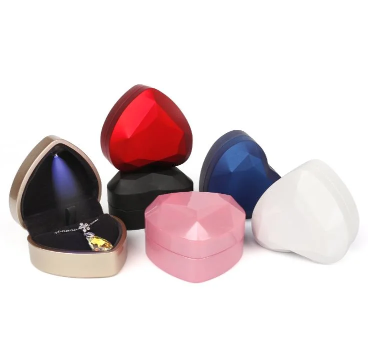 Multiple Color Options Spot Goods High Grade Heart-Shaped LED Plastic Jewelry Box Ring Box Pendant Box Custom Logo